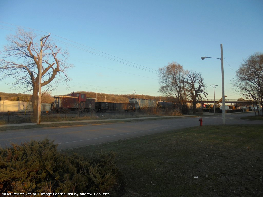 SOO 4411, CP 2301 & some Cars